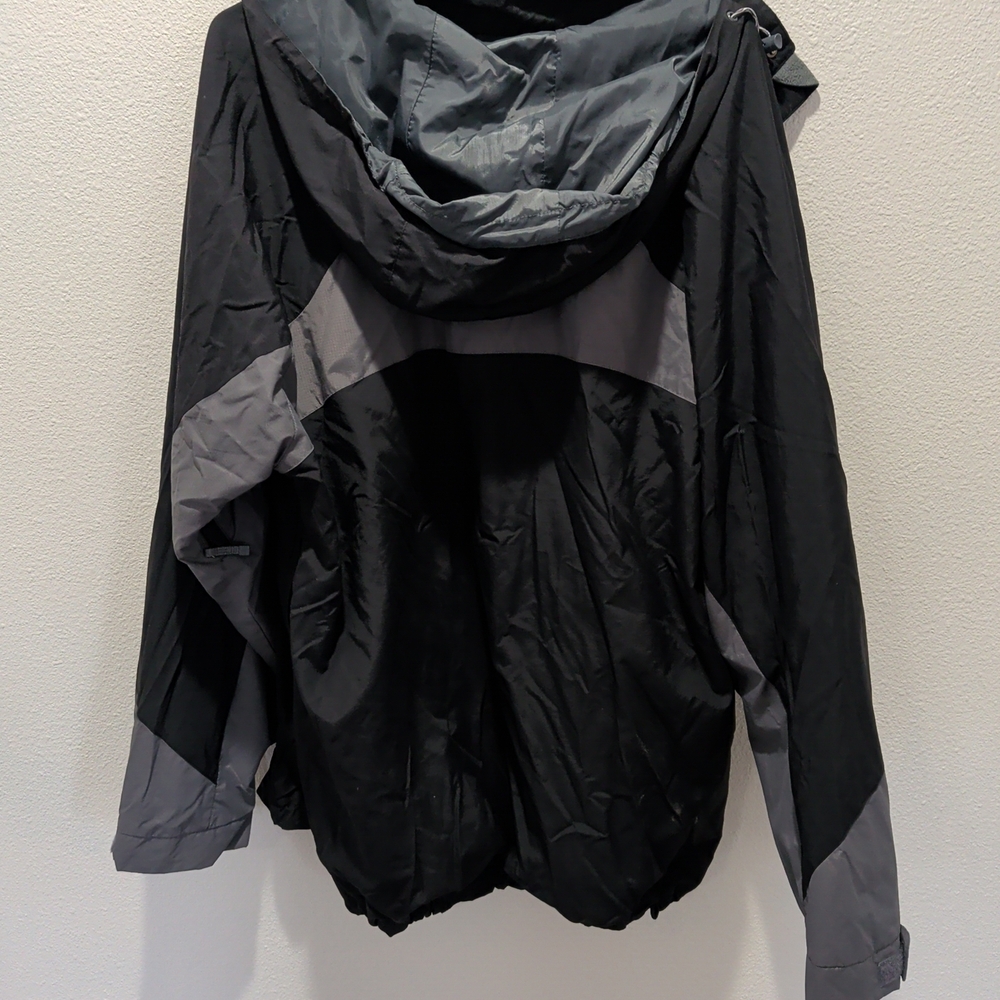 Helly Hansen Black and Gray Jacket - Picture 6 of 8